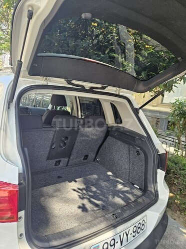 Volkswagen Tiguan-5