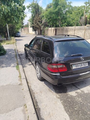Mercedes E 220-17
