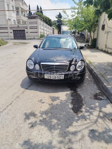 Mercedes E 220-1