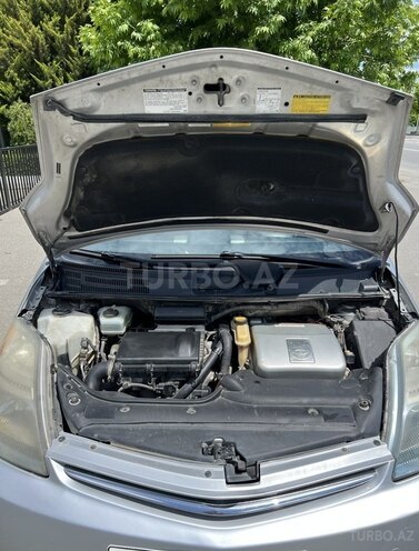 Toyota Prius-11