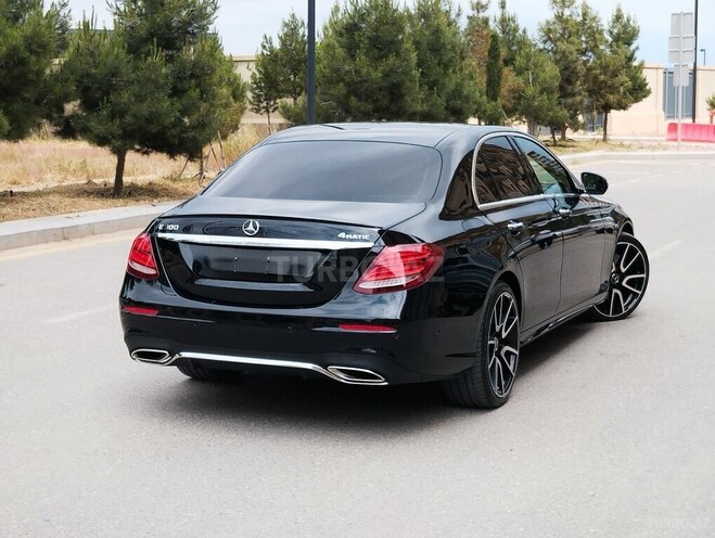 Mercedes E 300 4MATIC-6