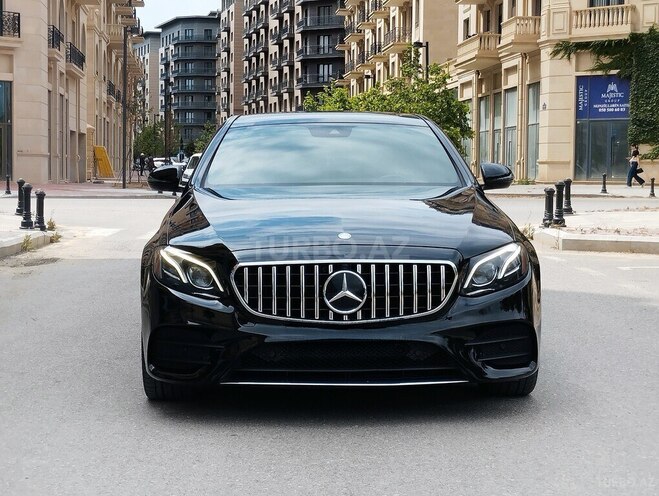 Mercedes E 300 4MATIC-3