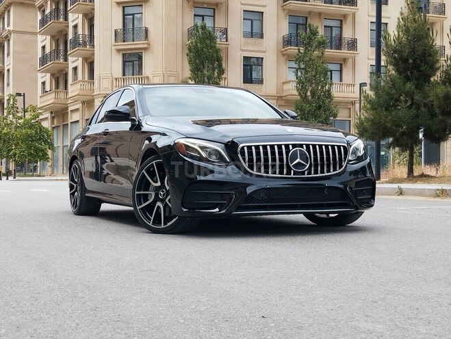 Mercedes E 300 4MATIC-1