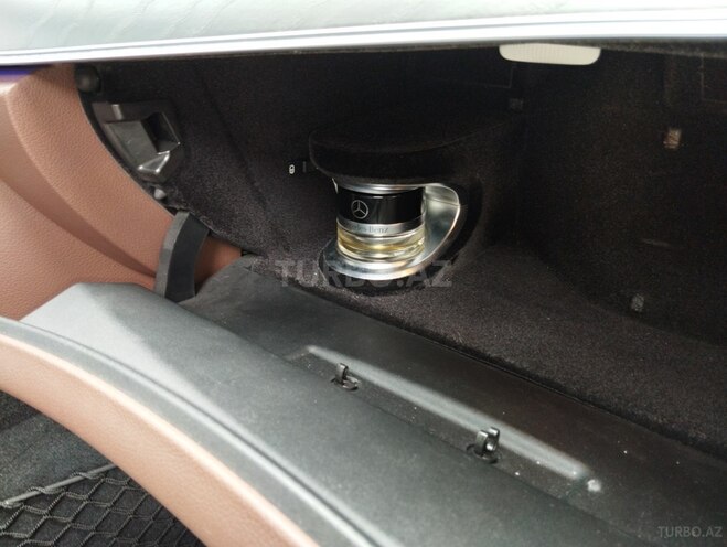 Mercedes E 300 4MATIC-13