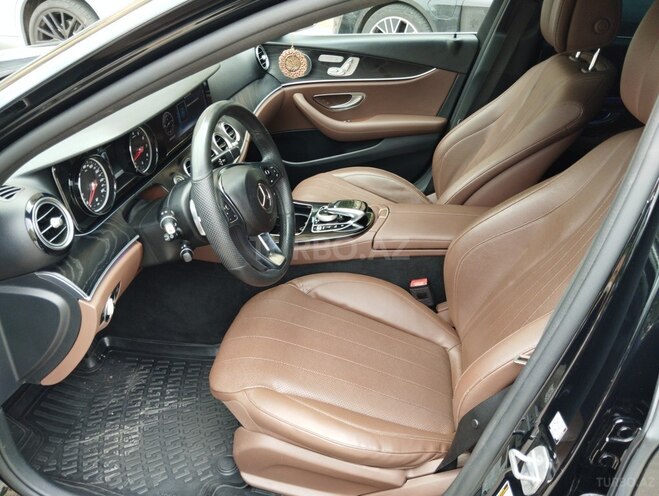 Mercedes E 300 4MATIC-9