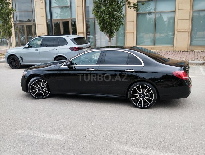 Mercedes E 300 4MATIC-5