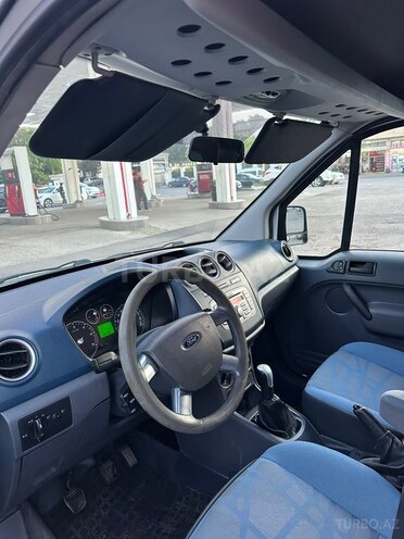 Ford Transit Connect-6