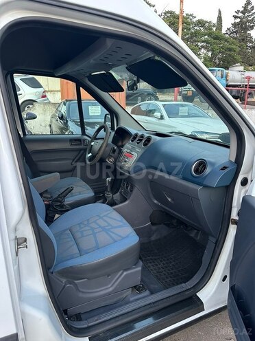Ford Transit Connect-8