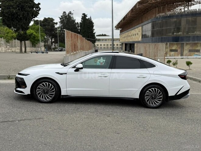 Hyundai Sonata-4