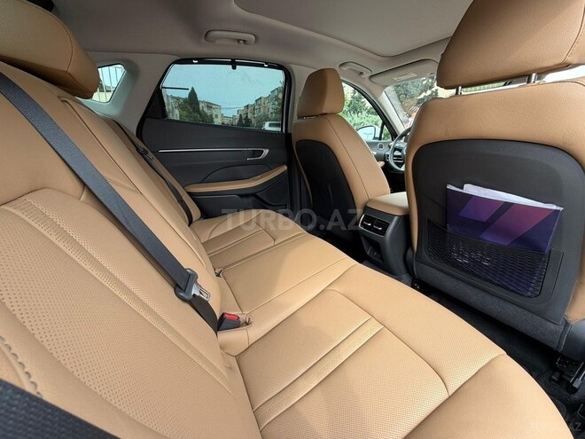 Hyundai Sonata-20