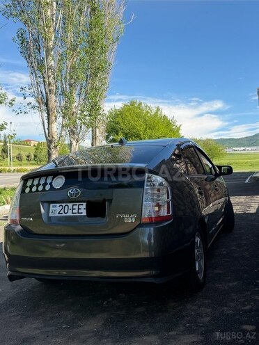 Toyota Prius-5