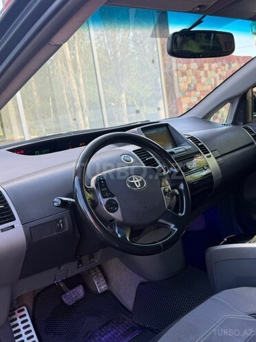 Toyota Prius-8