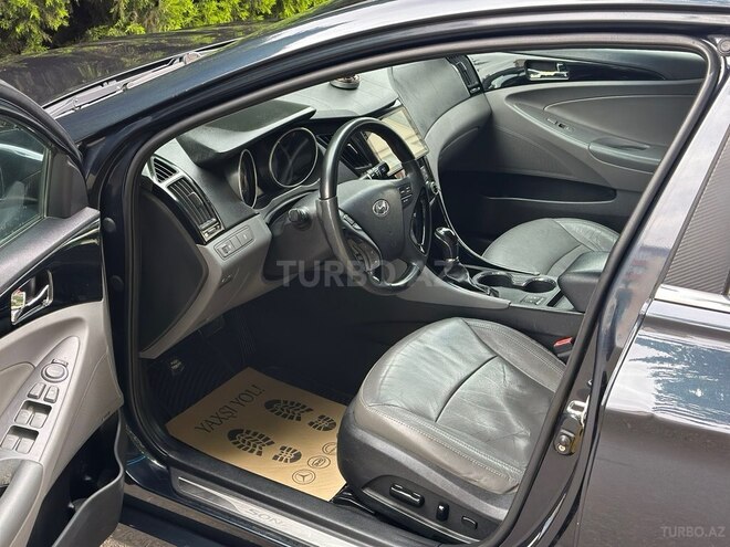 Hyundai Sonata-11