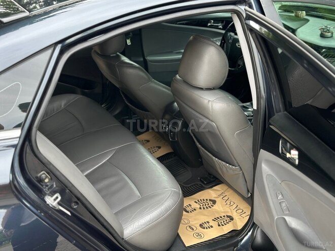 Hyundai Sonata-13