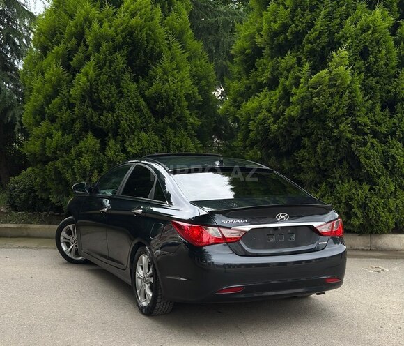 Hyundai Sonata-6
