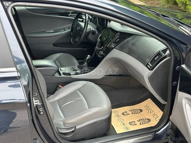 Hyundai Sonata-14