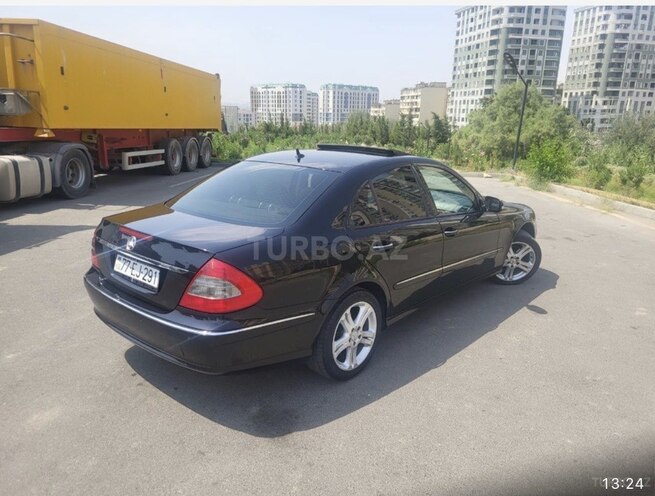 Mercedes E 220-12