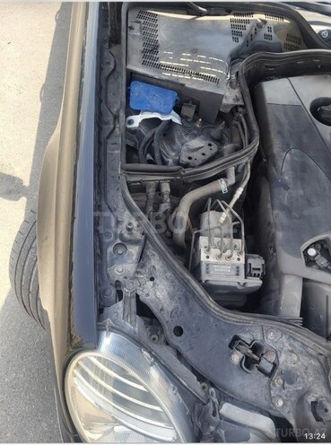 Mercedes E 220-13