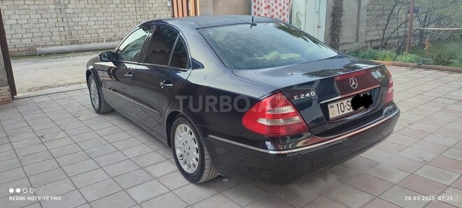 Mercedes E 240-2