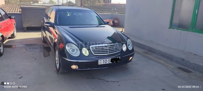 Mercedes E 240-3