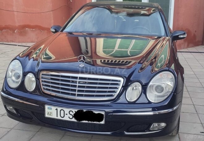 Mercedes E 240-1