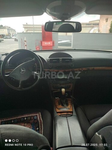 Mercedes E 240-5