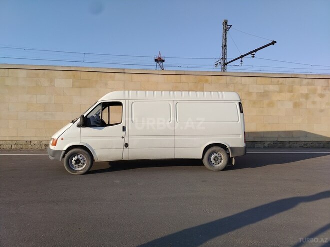 Ford Transit-3