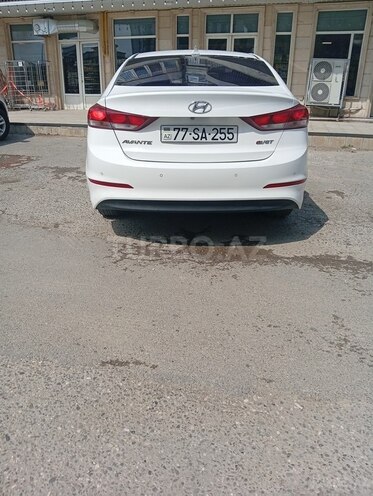 Hyundai Avante-2