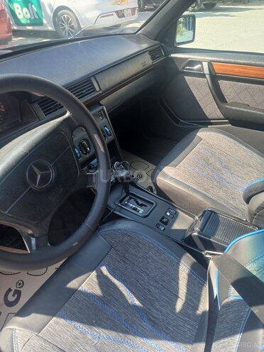 Mercedes 220 E-5