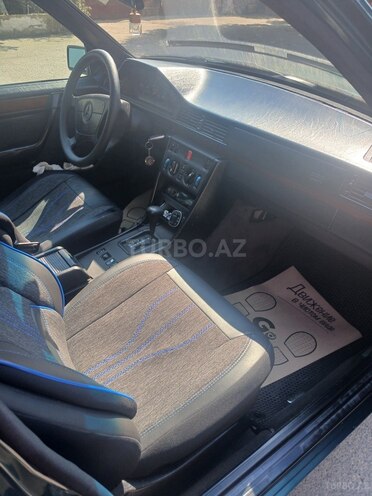 Mercedes 220 E-8