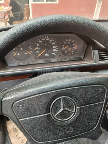 Mercedes 220 E-10