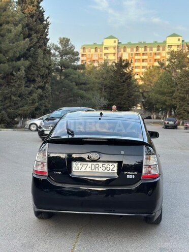 Toyota Prius-8