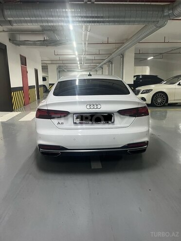 Audi A5-4