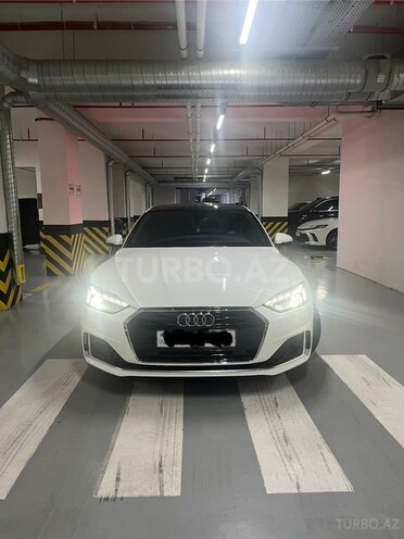 Audi A5-1