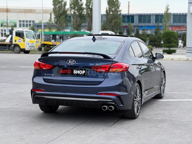 Hyundai Elantra-4