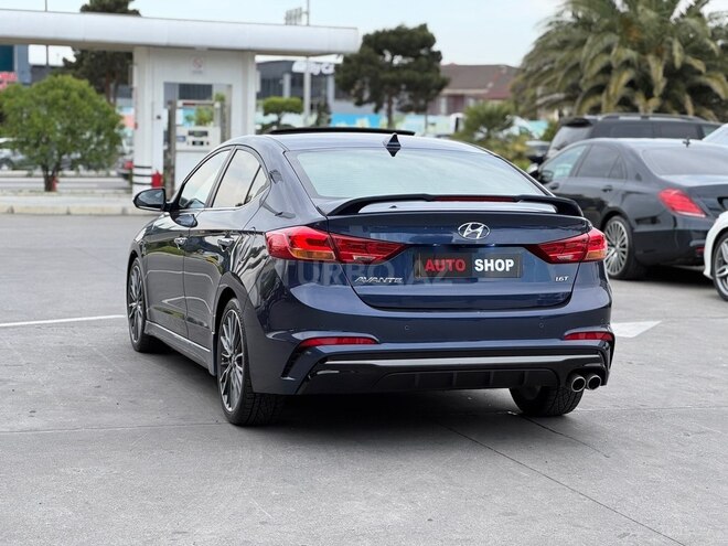 Hyundai Elantra-6