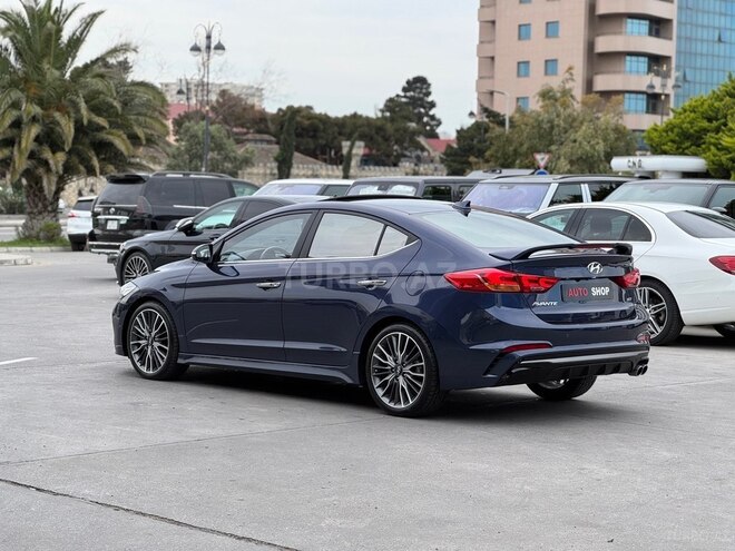 Hyundai Elantra-8