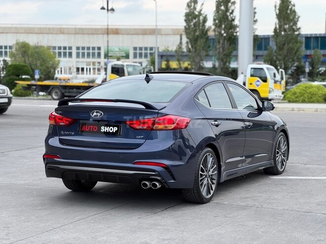 Hyundai Elantra-3