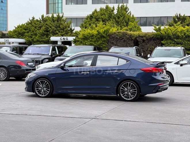 Hyundai Elantra-9