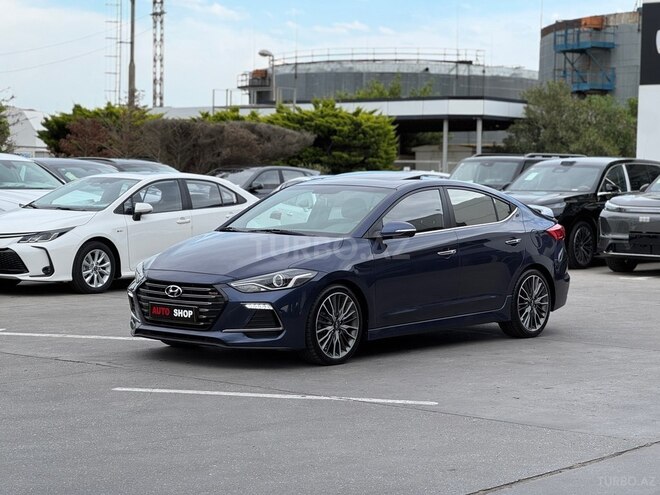 Hyundai Elantra-13
