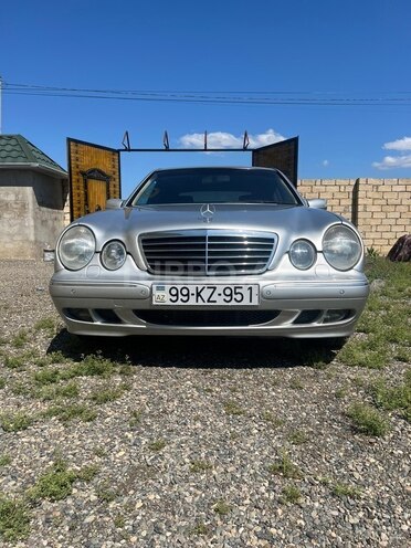 Mercedes E 240-2