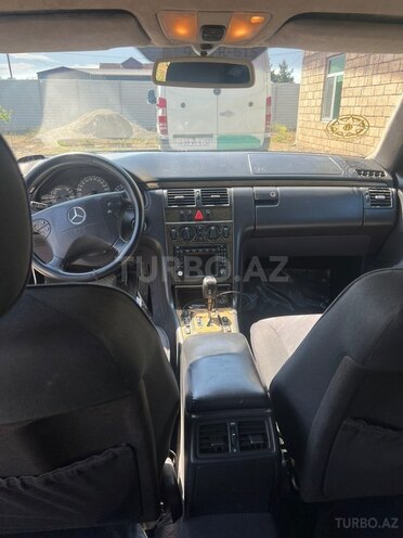 Mercedes E 240-9