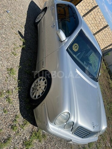 Mercedes E 240-6