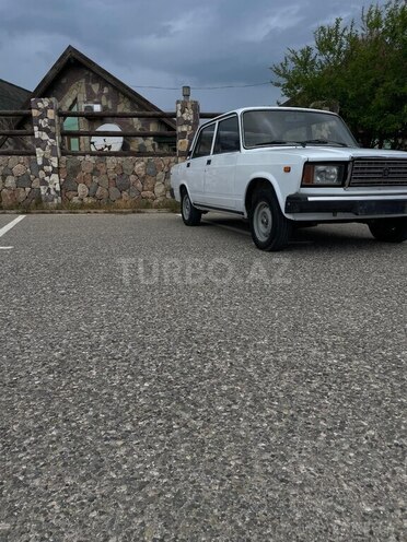 LADA (VAZ) 2107-2