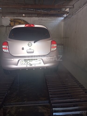 Nissan March-2