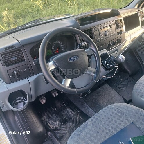 Ford Transit-3