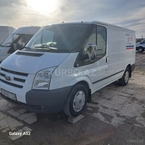 Ford Transit-4