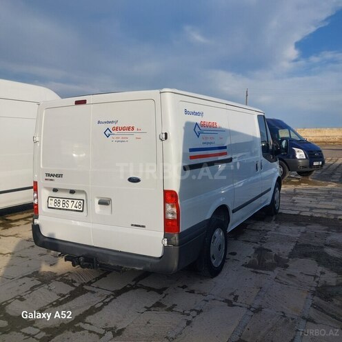 Ford Transit-6