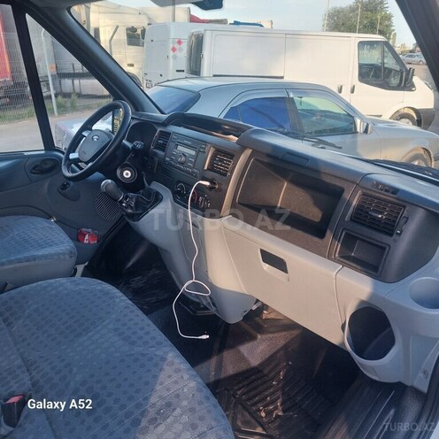 Ford Transit-18