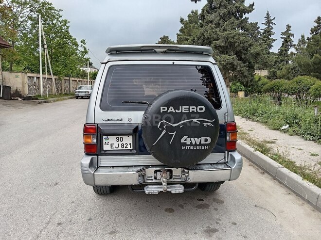Mitsubishi Pajero-3